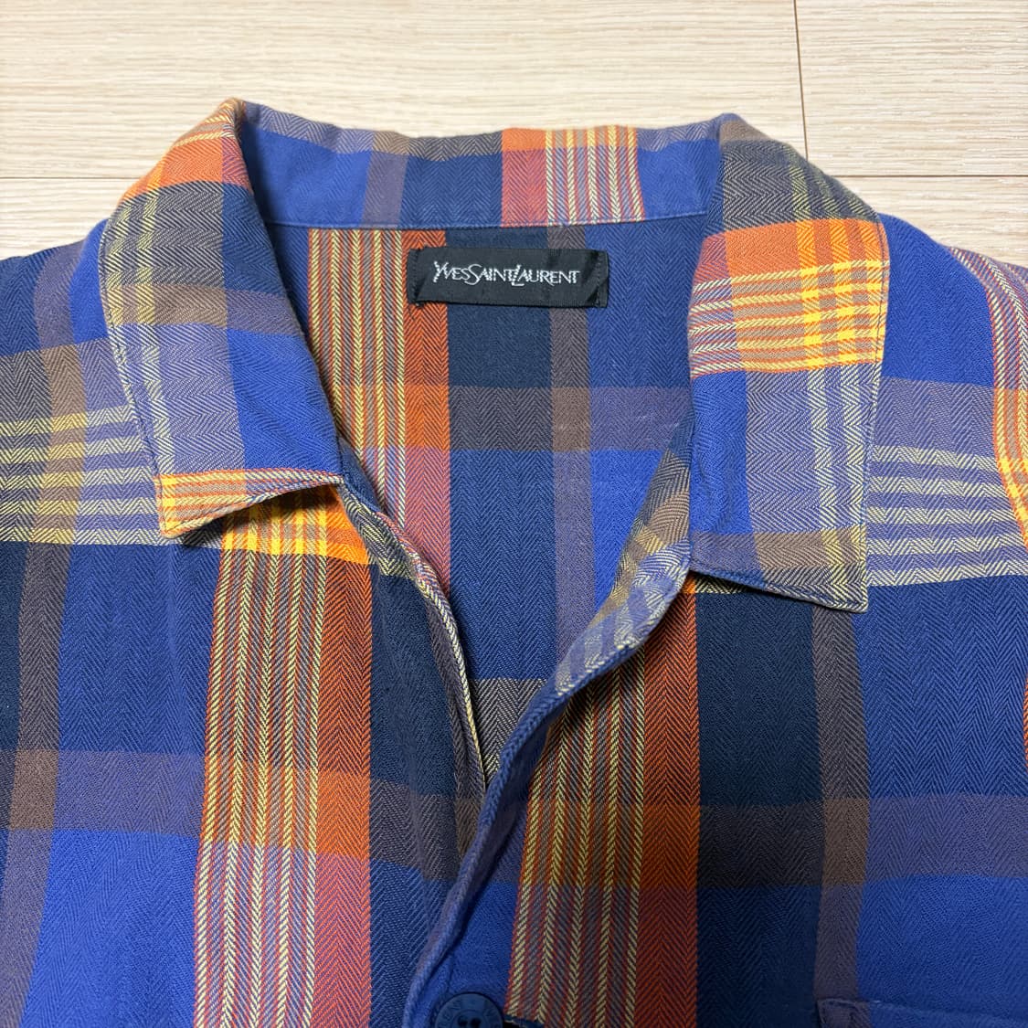 일본판)입생로랑 로고 자수 빈티지 체크 셔츠 상품이미지4