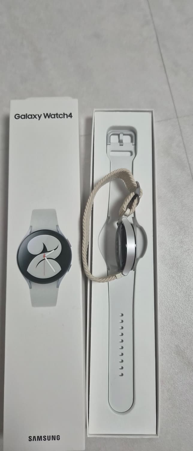 갤럭시 워치4 40mm 화이트 풀박스 상품이미지4