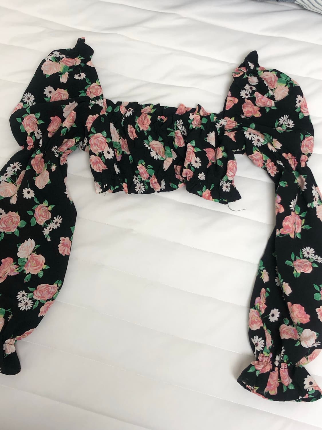H&M 크롭 퍼프 블라우스  상품이미지1