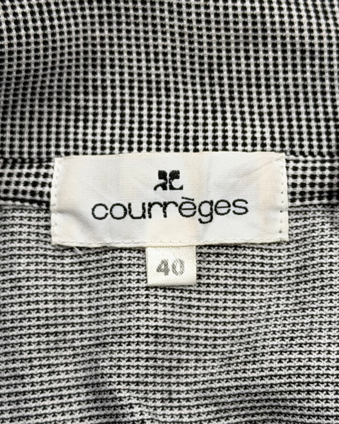 꾸레쥬 블랙화이트 하트 프린팅 하프집업 티셔츠 상품이미지7