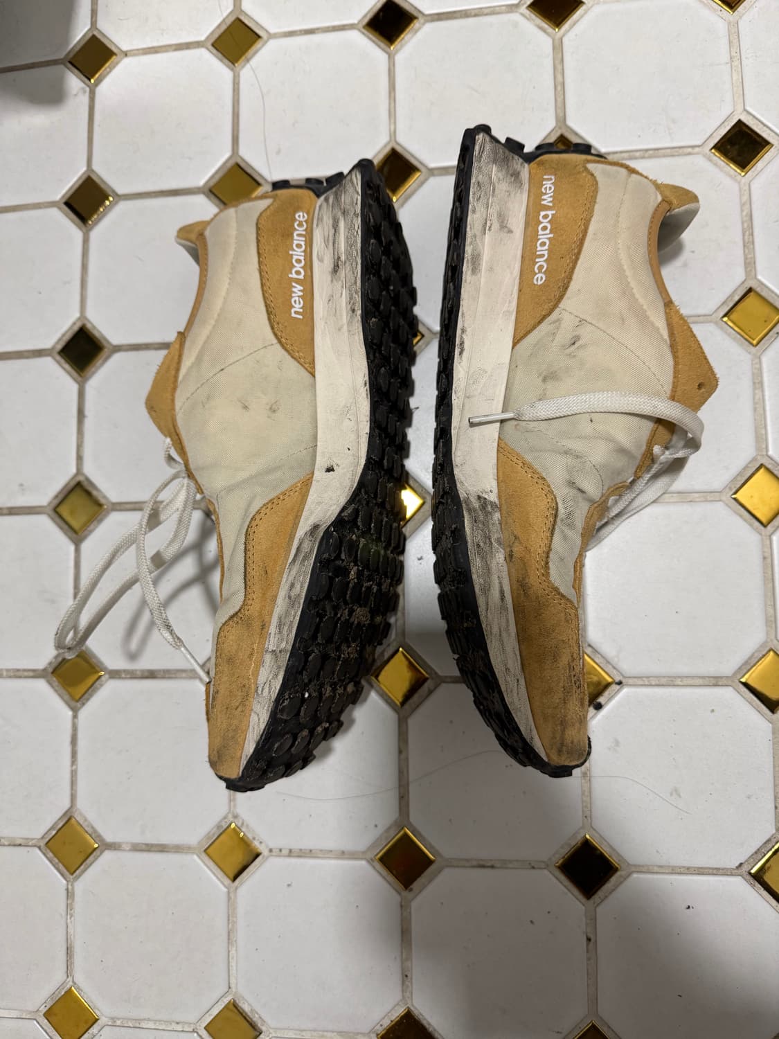 뉴발란스 327 상품이미지2