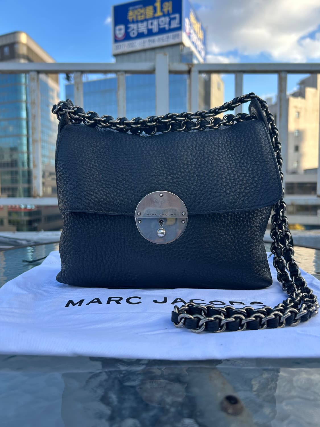 마크 제이콥스 블랙 가죽 체인숄더백 상품이미지1