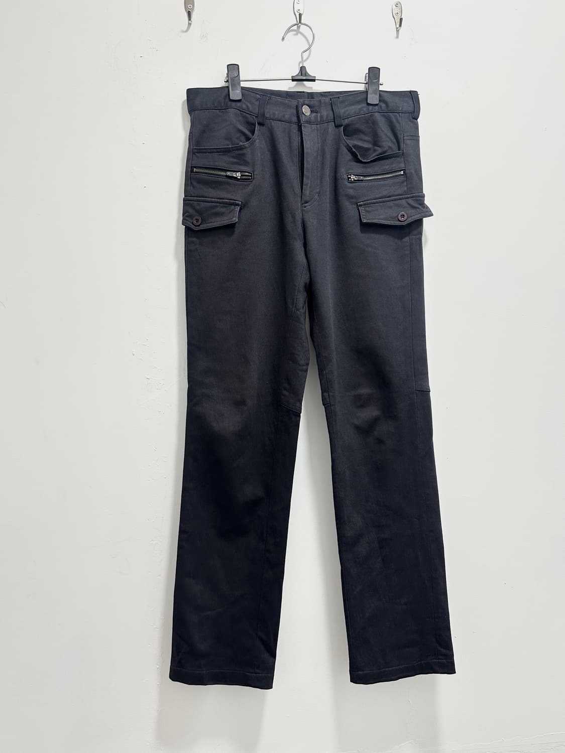 BUGS BUNNY embossed detail pocket pants 상품이미지7