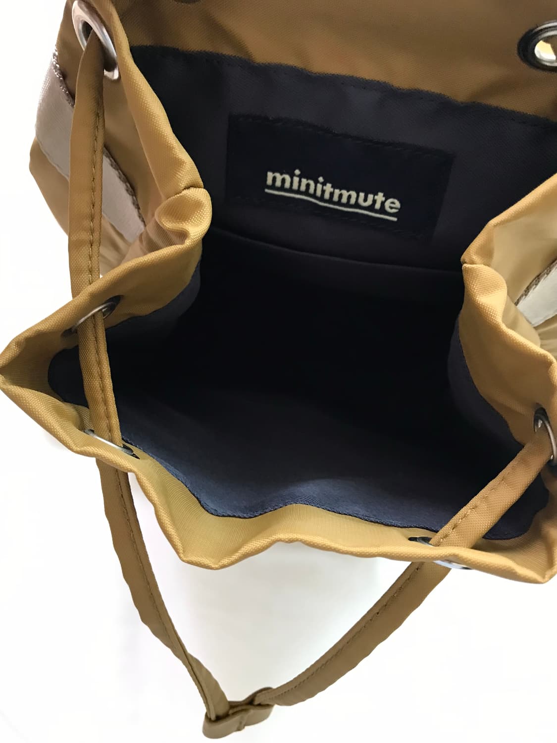 Minitmute 미닛뮤트 클로 백팩 카키 상품이미지4