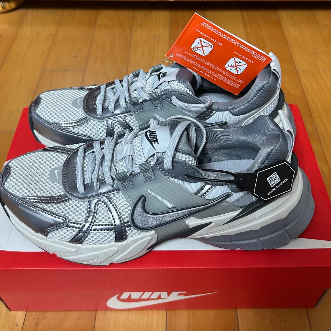 나이키 V2K 런 퓨어 플래티넘 울프 그레이 (새상품) 상품이미지3