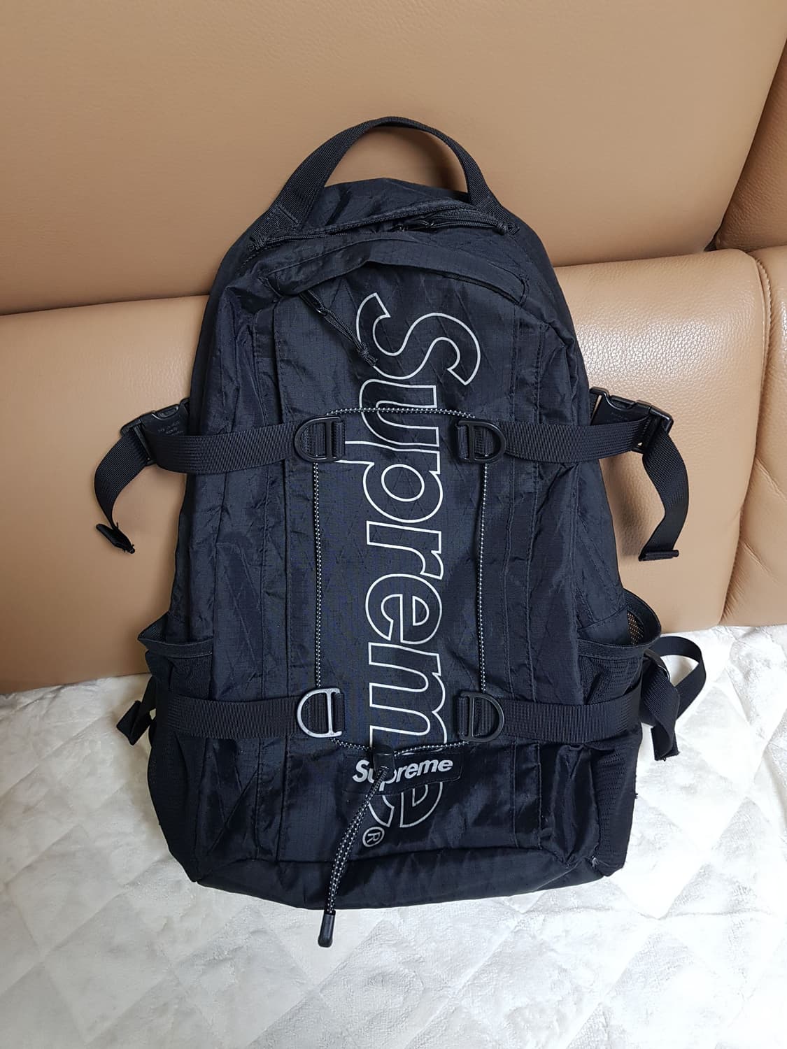 슈프림 백팩 블랙 18FW 상품이미지1