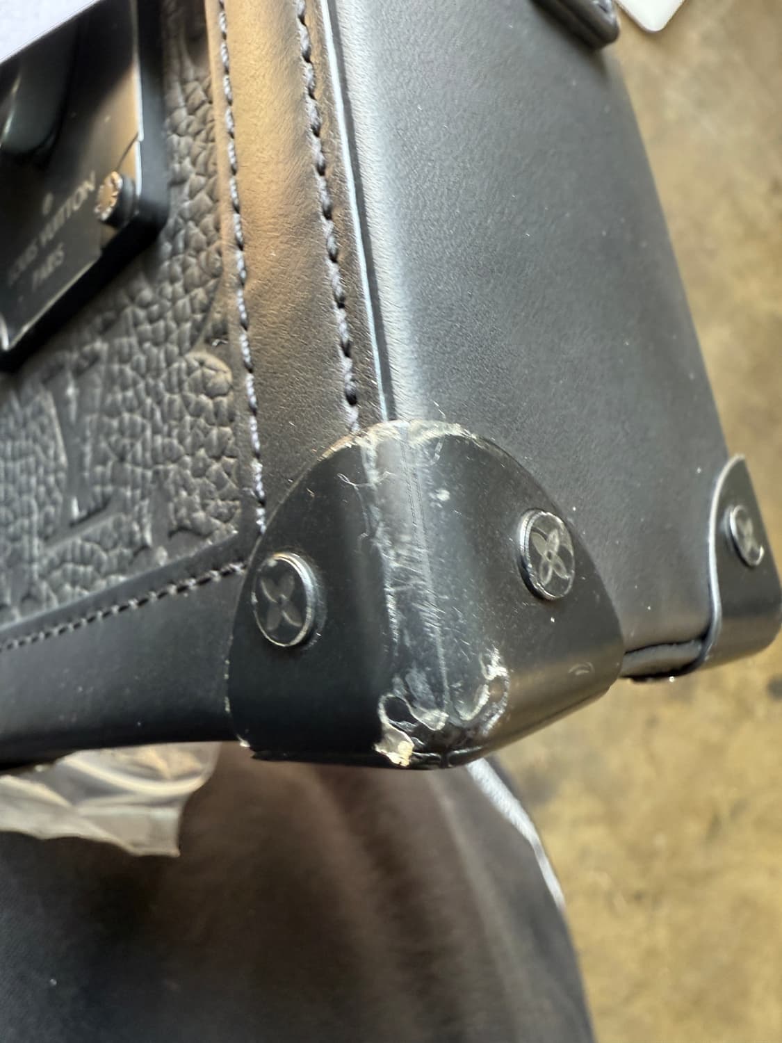 루이비통 버질아블로 S락 토리옹 버티컬 트렁크 크로스백 상품이미지4