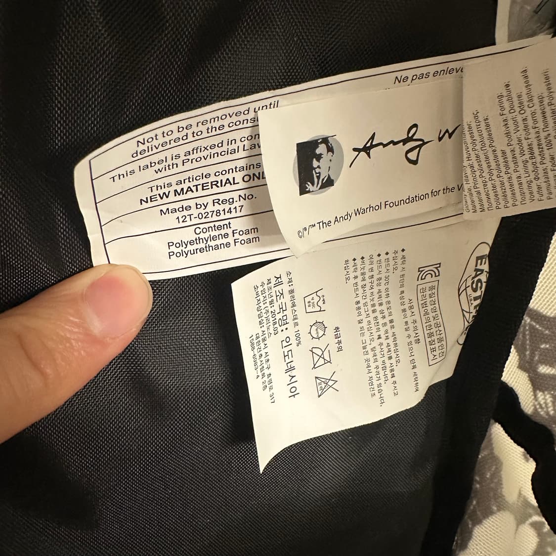 이스트팩 x 앤디워홀 플라워 프린팅 백팩 상품이미지6