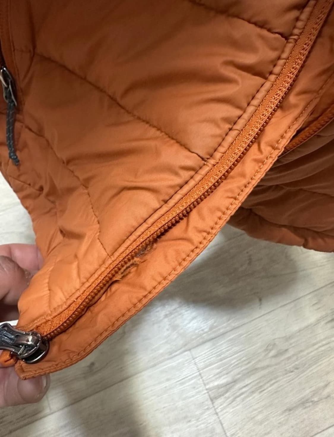 콜롬비아 경량 패딩 팝니다ㅠ! 상품이미지1