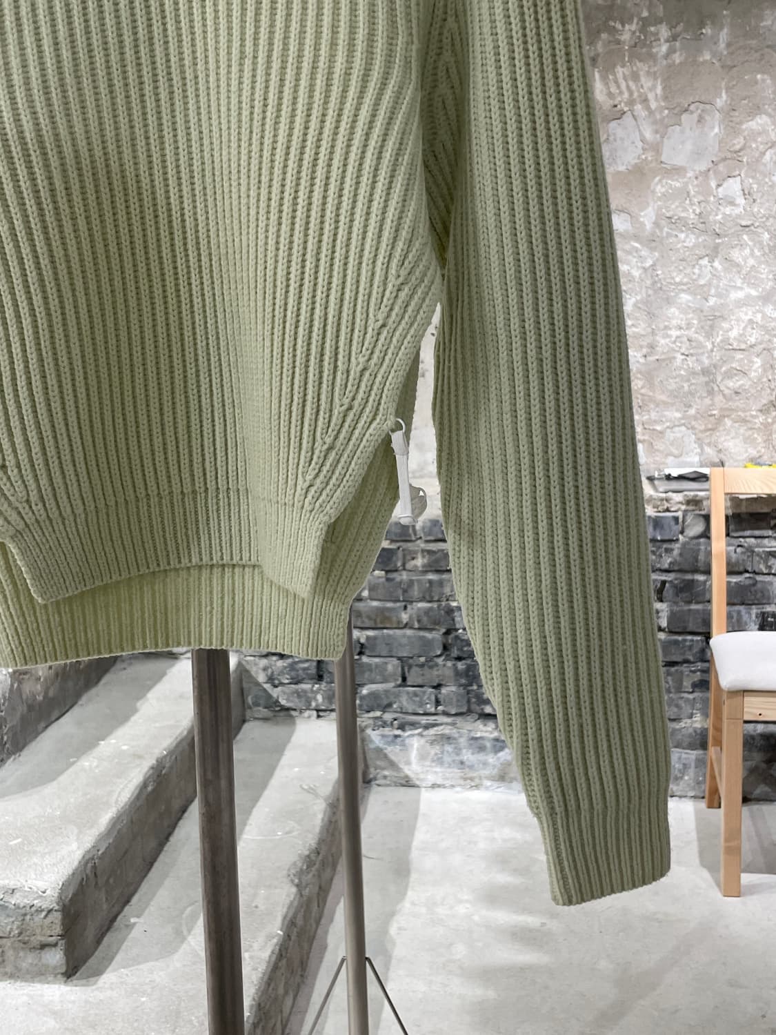 알렉산더 왕 라임 보스 슬릿 크롭 스웨터 상품이미지5