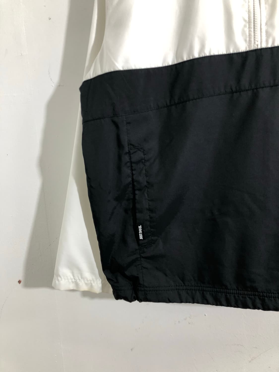 나이키 화이트 블랙 빅로고 아노락 바람막이 Xl  상품이미지7