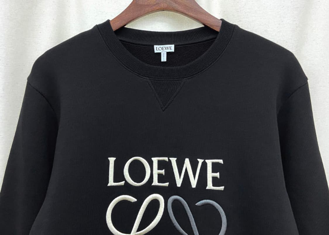 로에베 아나그램 로고 자수 맨투맨 새상품 상품이미지2