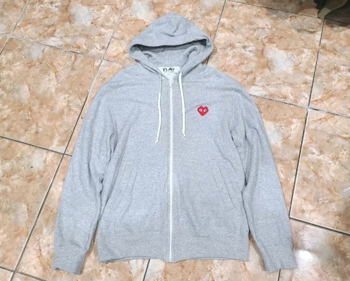 꼼데가르송 플레이 X 인베이더 후드 짚업 상품이미지1