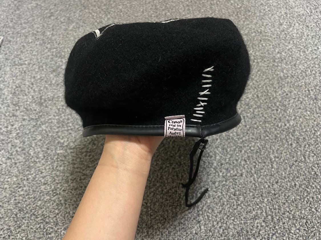 조거쉬 블랙 하트 자수 베레모 상품이미지3