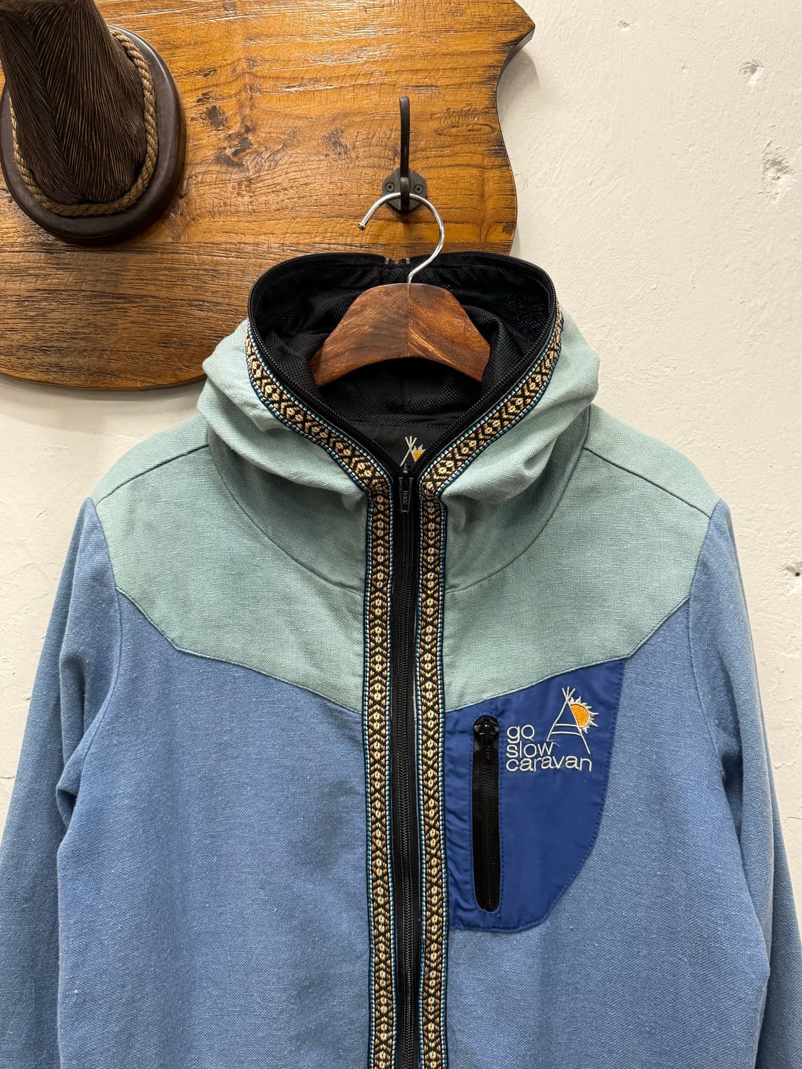 66) go slow caravan Multi-Fabric Zip Hoo 상품이미지1