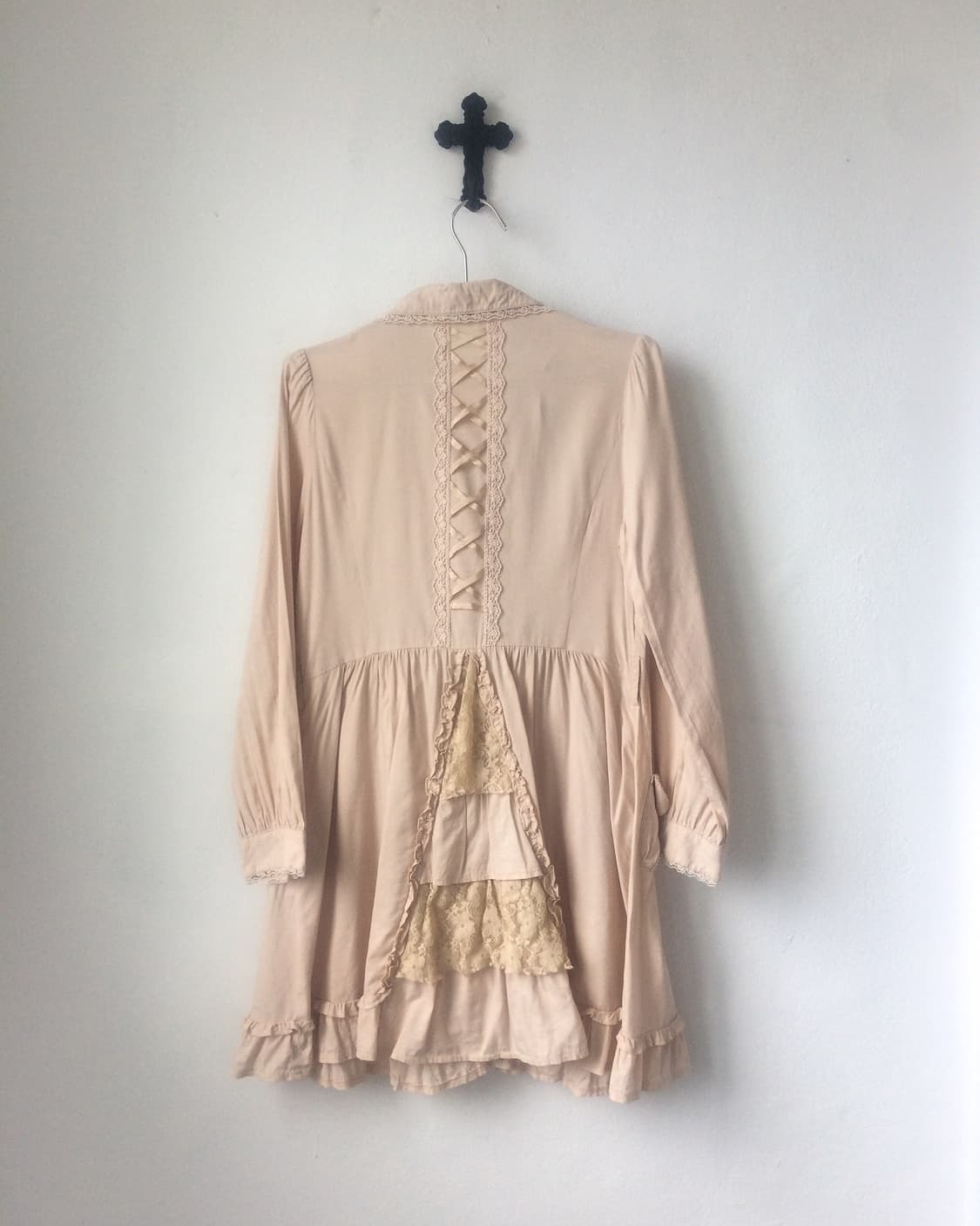 Axes femme back lace up point frill shir 상품이미지5
