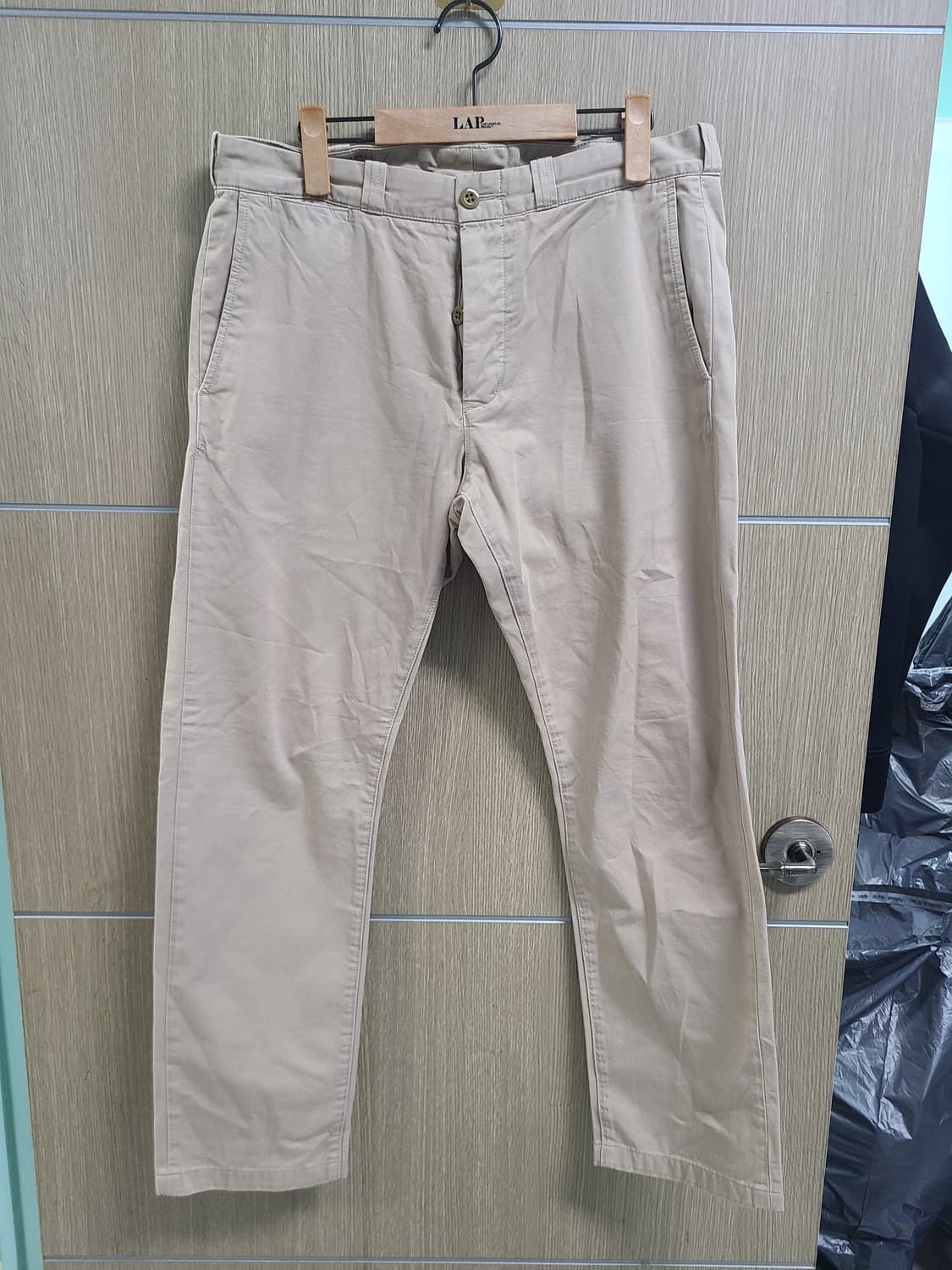 월리스 앤 반스 베이지 색상 치노바지 상품이미지1