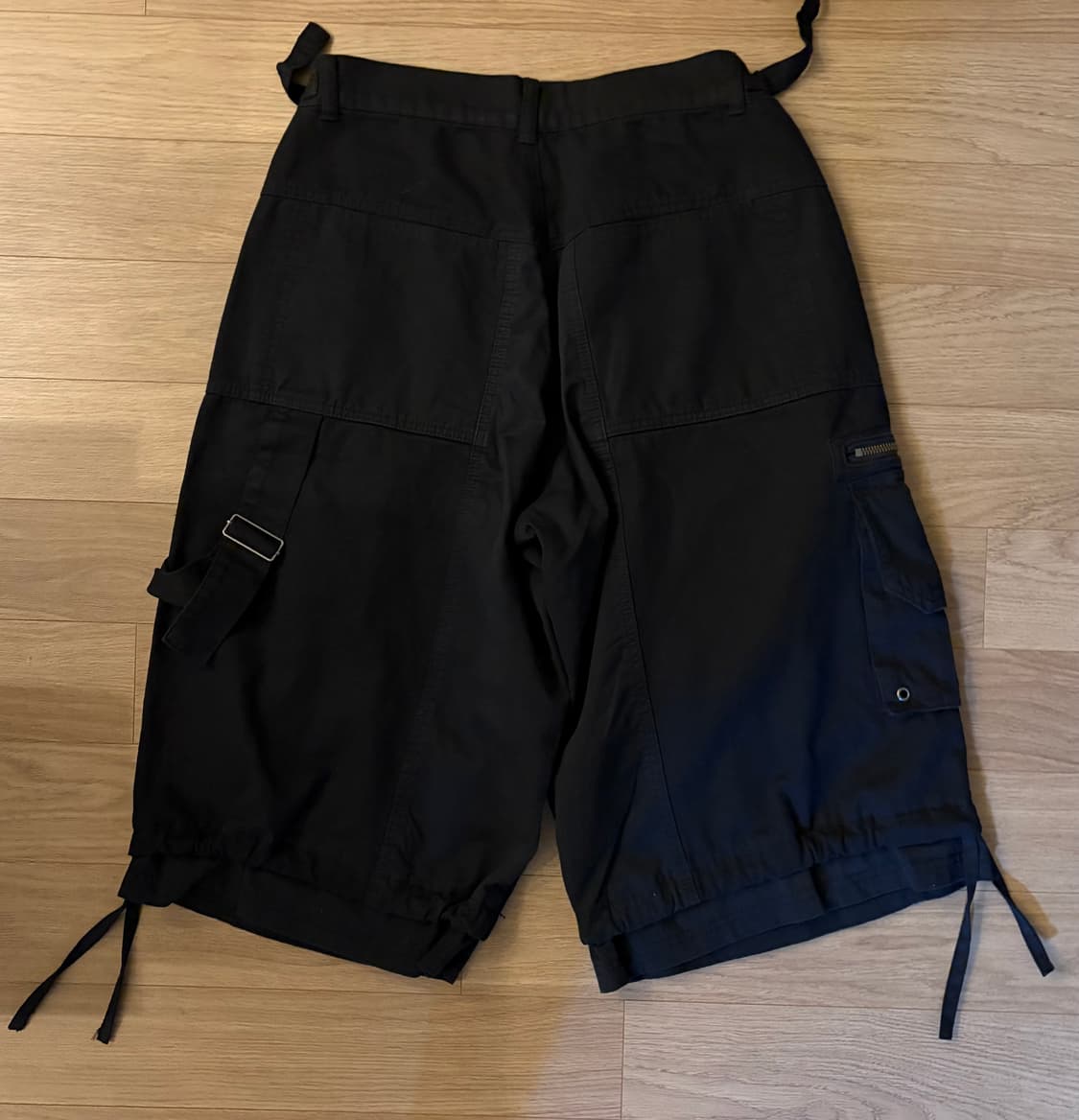 LAYERED CARGO BERMUDA SHORTS 2.0 (BLACK) 상품이미지5