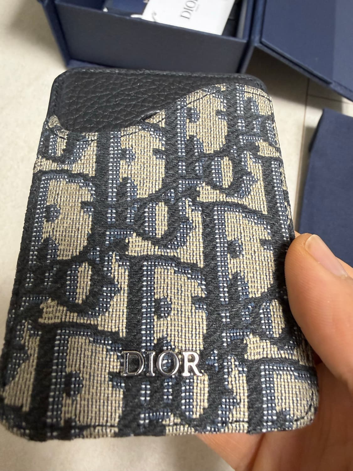 디올 맥세이프 카드지갑 풀구성품 상태A급 상품이미지4