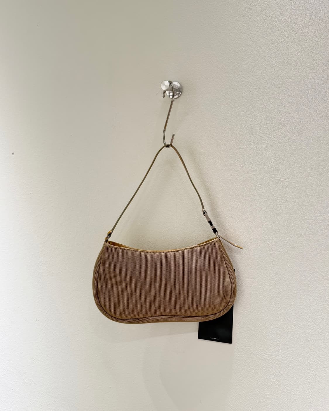 프라다 옐로우 멀티컬러 메시 시퀸 레더 미니숄더백 상품이미지4