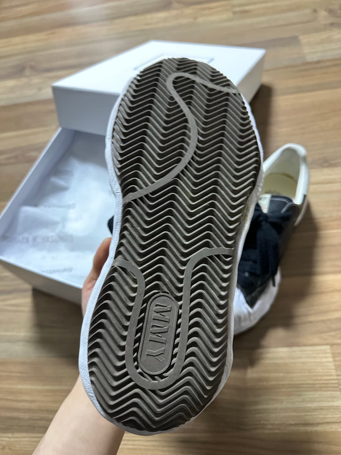 메종 미하라 야스히로 블레이키 OG 솔 레더 로우탑 스니커즈 블랙 상품이미지5