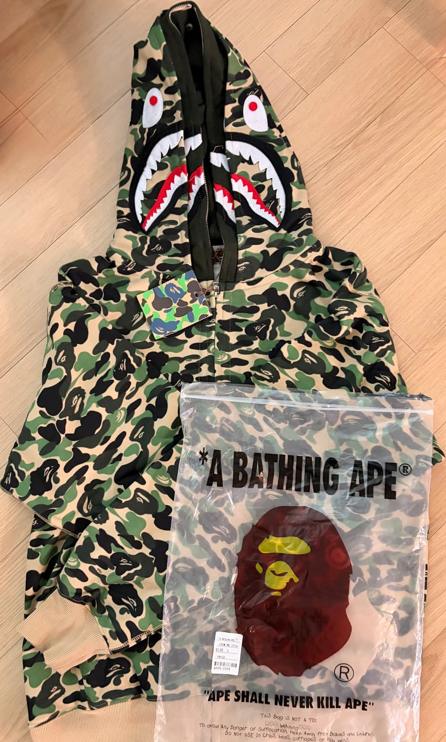 베이프 카모 샤크 후드집업 L (새상품)  상품이미지1