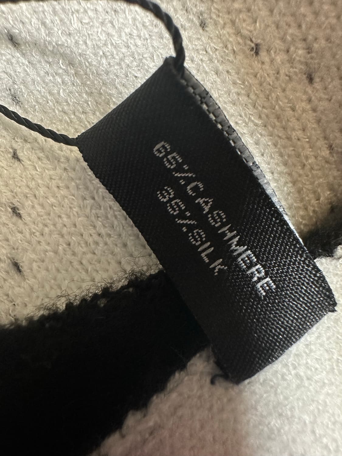 샤넬 블랙 앤 화이트 로고 캐시미어머플러 상품이미지5