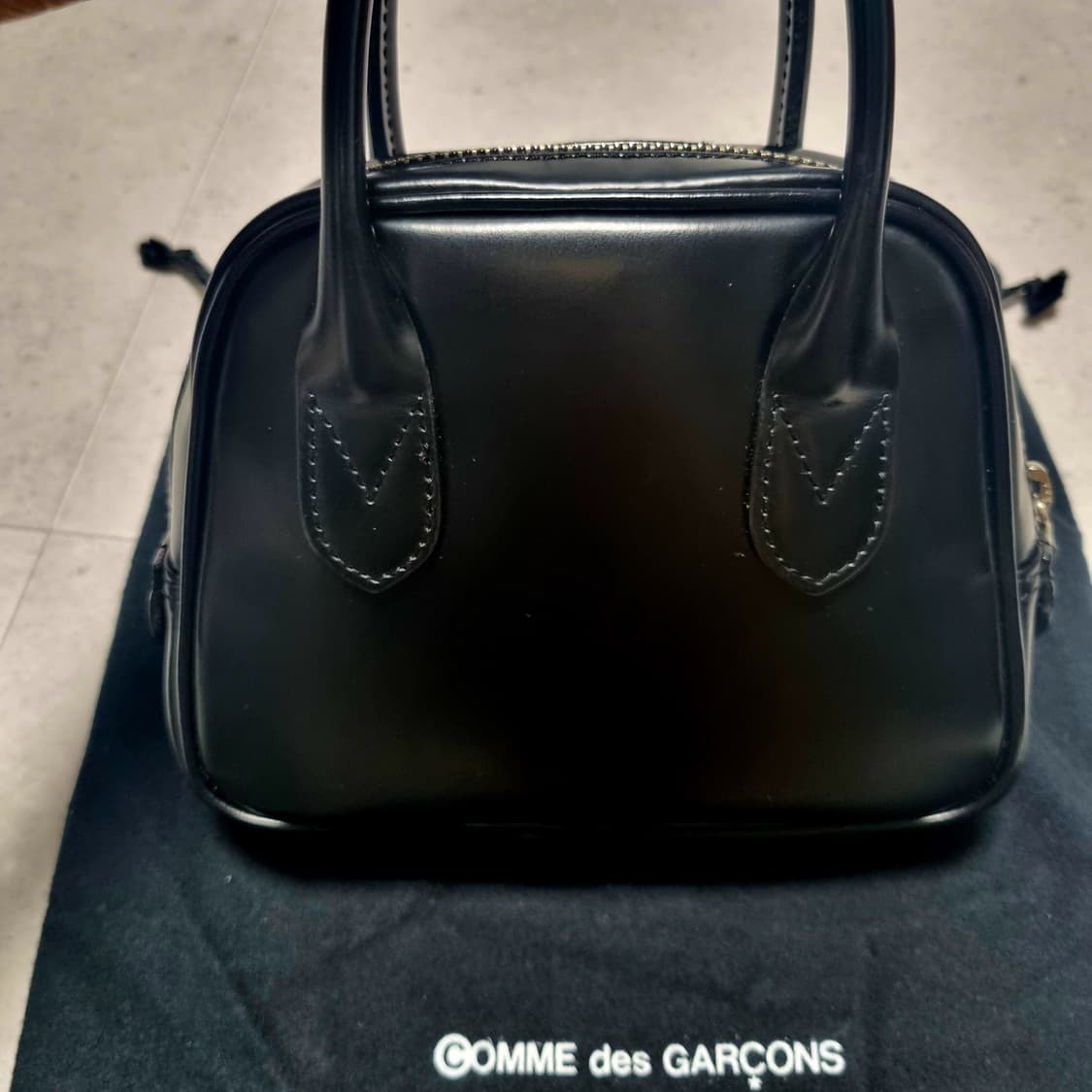 꼼데가르송 아오야마 라운드1호 상품이미지2