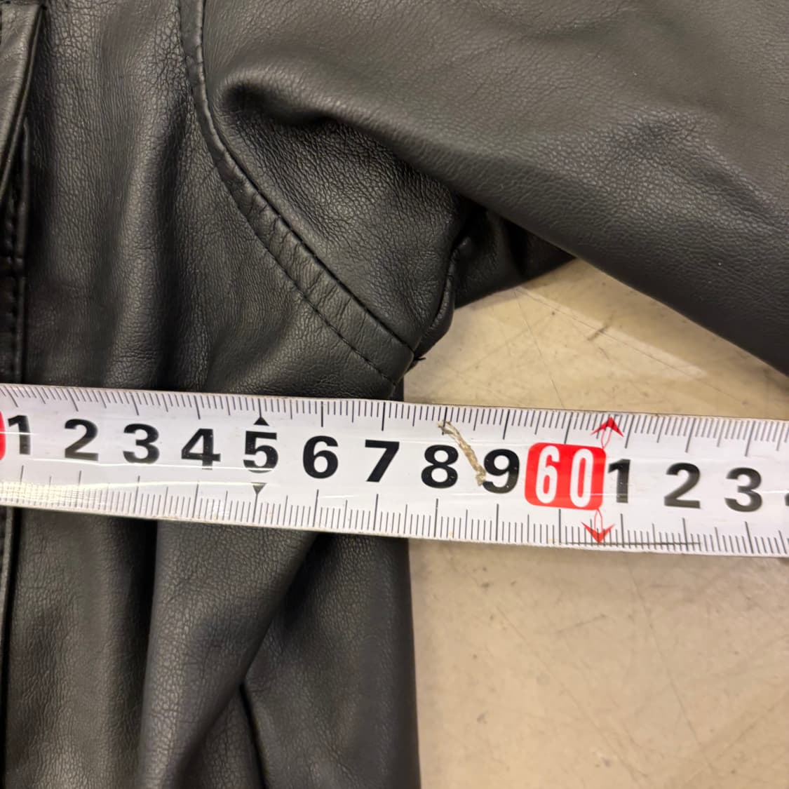 위고 블랙 레더 셔츠 상품이미지5