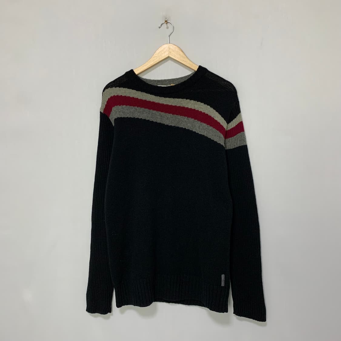 알마니 아르마니 빈티지 블랙 레드 스트라이프 니트 스웨터 남성 L 상품이미지1