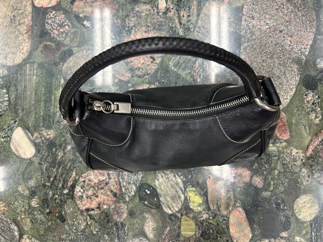 PRADA 프라다 블랙 레더 빈티지 호보백 상품이미지7