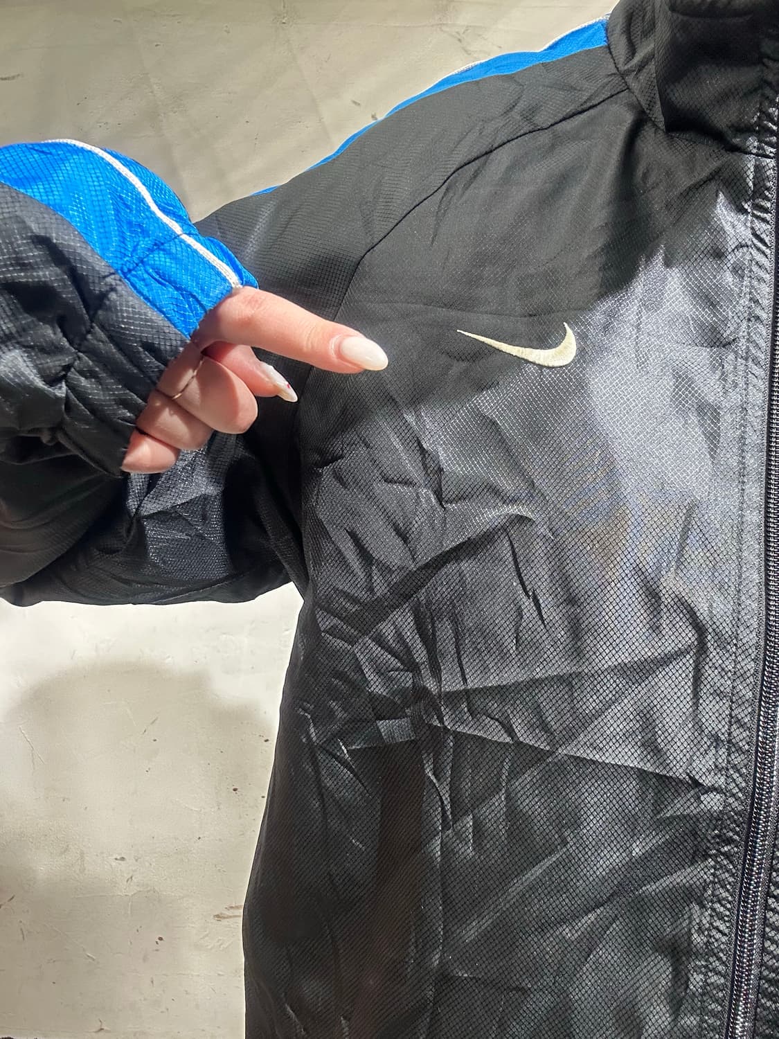 나이키 블랙 블루 사이드 라인 바람막이 자켓  상품이미지4