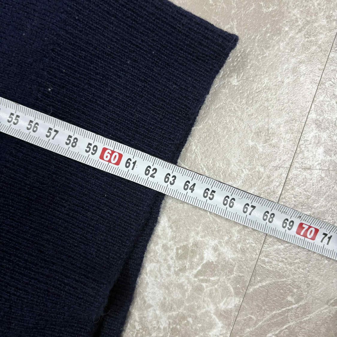 버버리 핀터깔 램스울 네이비 브이넥 니트 상품이미지5