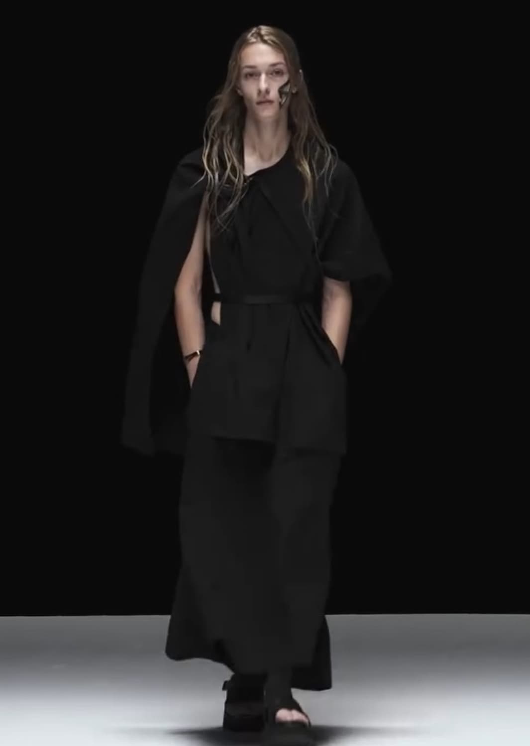 Julius pre-fall 2024 하카마 팬츠 상품이미지1