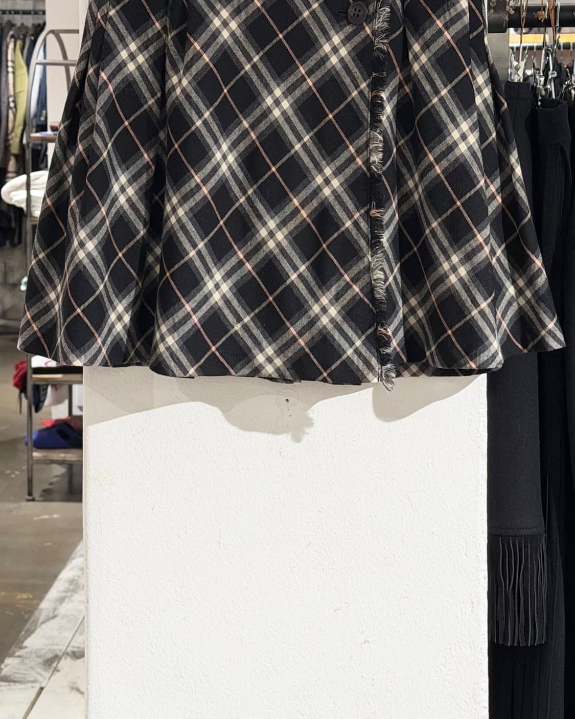 버버리 블루라벨 블랙 노바체크 미디 스커트 상품이미지3