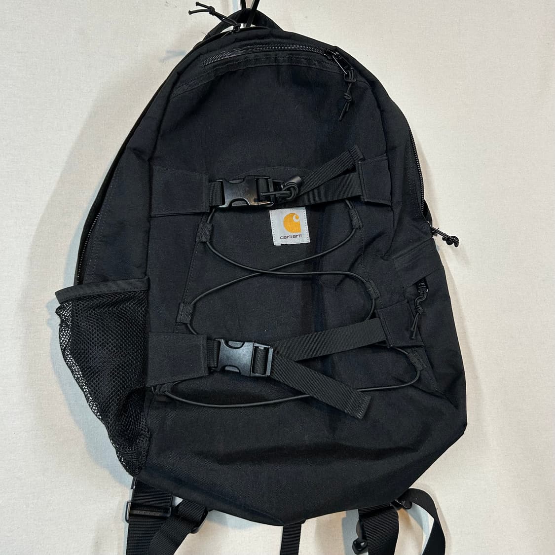 칼하트 WIP 킥플립 백팩 가방 블랙 상품이미지2