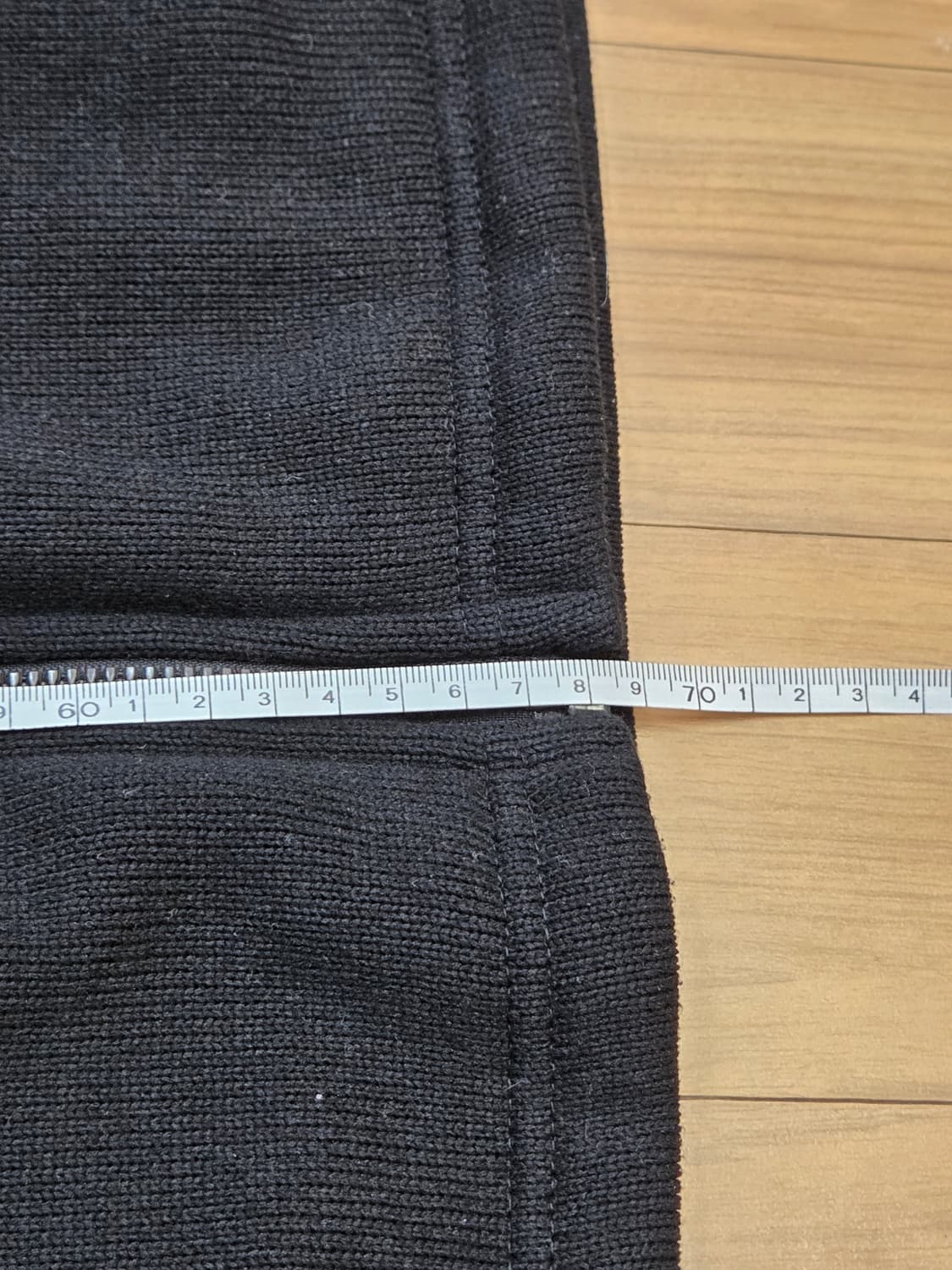 내셔널지오그래픽 남성 니트 풀집업 자켓입니다. 검정색상으로, 무난하게 코 상품이미지7