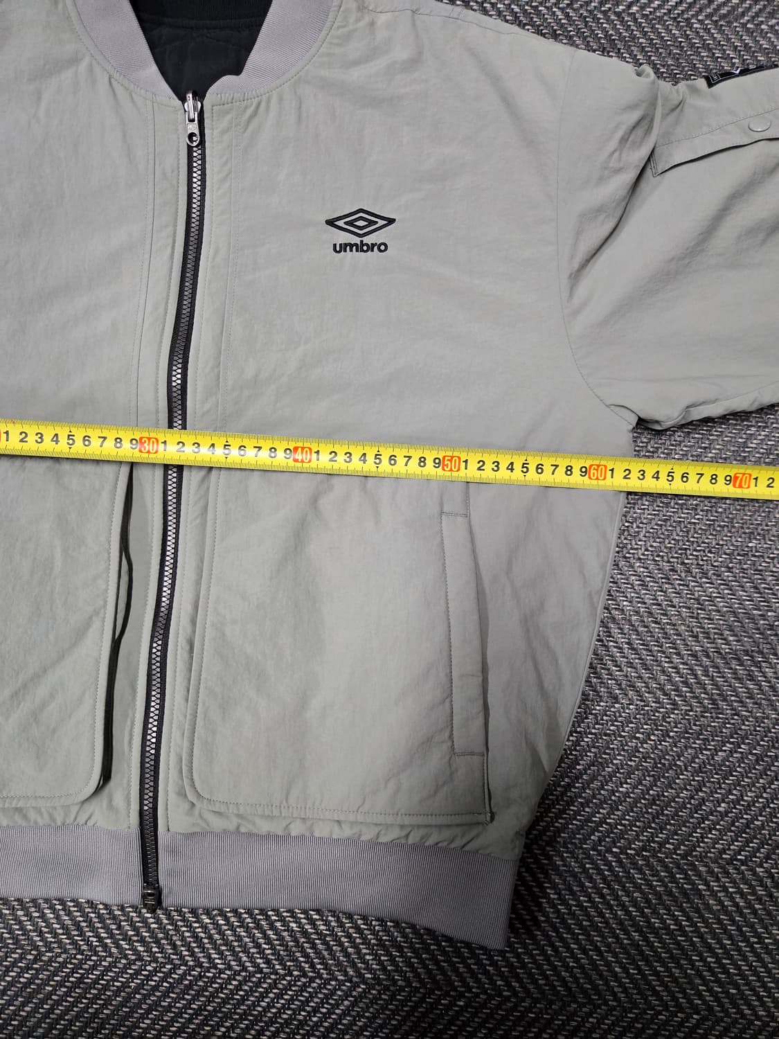 엄브로 24ss 공용 리버시블 퀼팅 패딩 봄버 자켓 양면 항공점퍼 상품이미지7