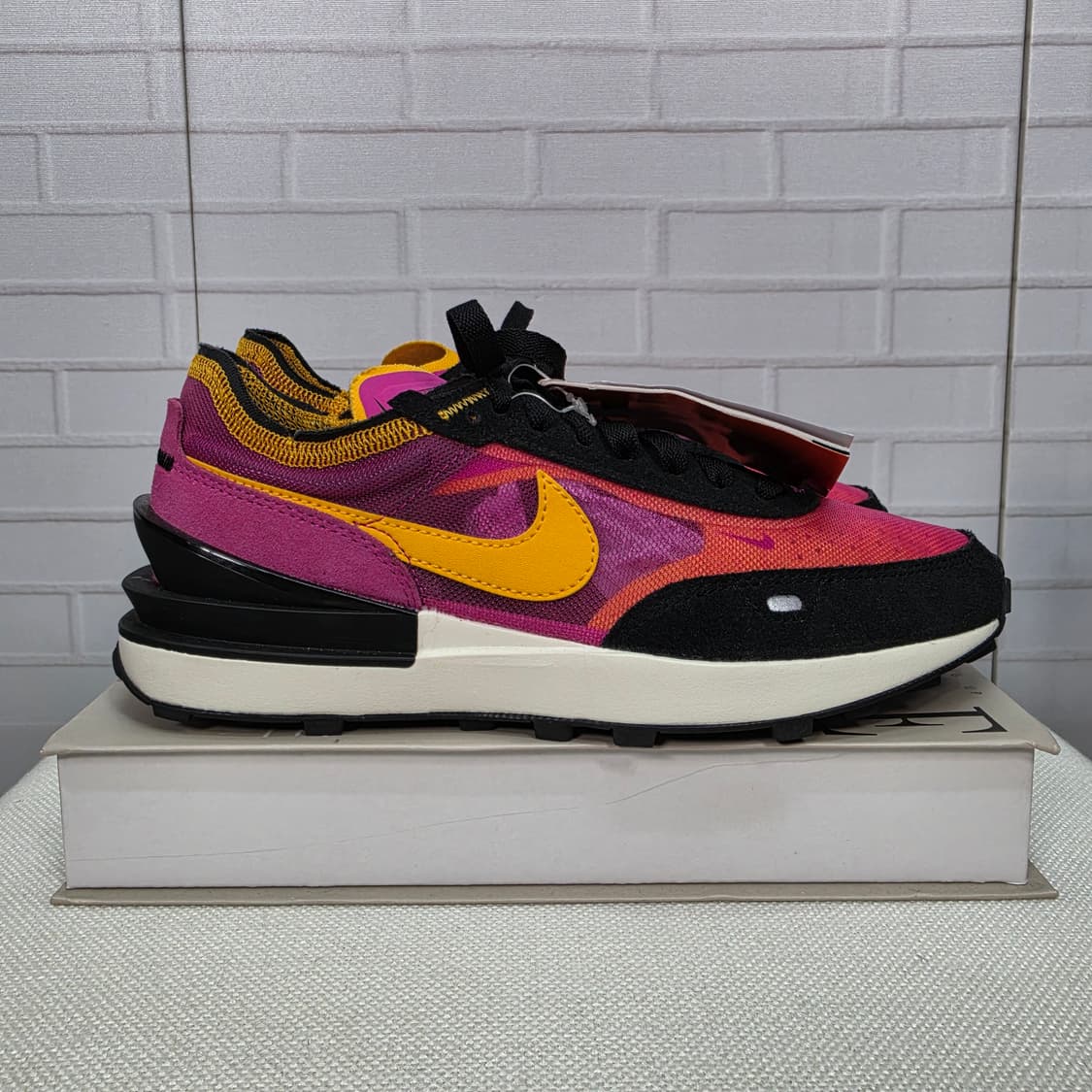 나이키 와플 원 액티브 푸시아 스니커즈 운동화 신발 235사이즈 새상품 상품이미지2