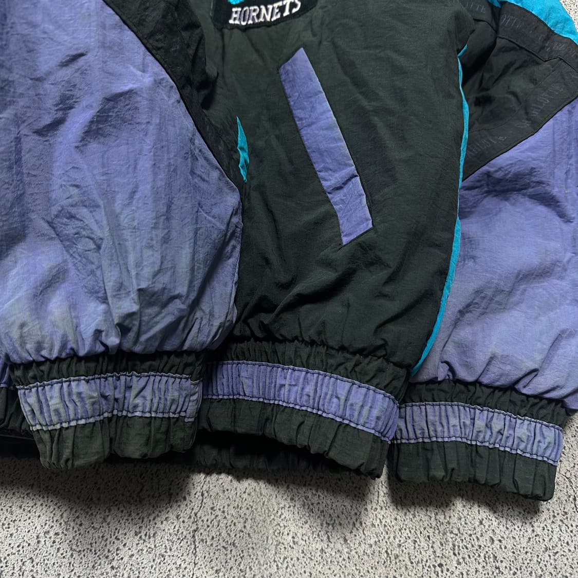 ✨ (바배) 90s 샬럿 호네츠 바람막이 점퍼  상품이미지4