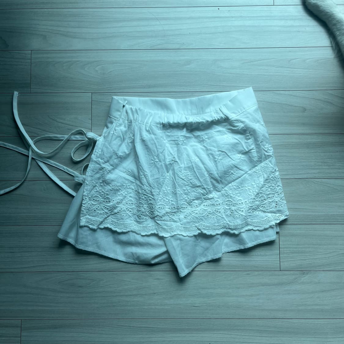 아워캐비넷 펀칭 랩 스커트 상품이미지4