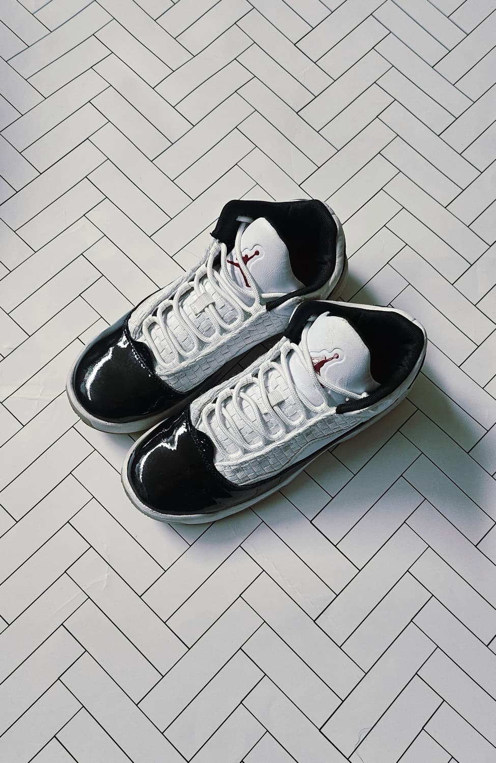 (정품)조던 맥스 아우라 2 GS 화이트 짐레드 (24.5cm) 상품이미지5