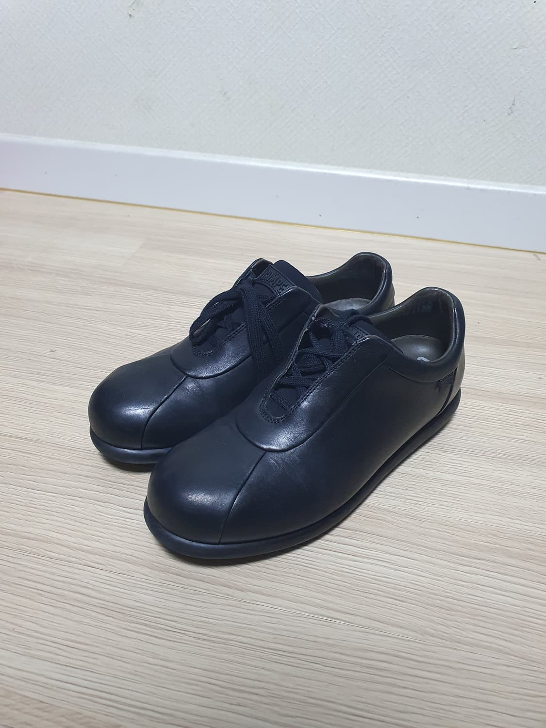 캠퍼 블랙 가죽 스니커즈 265~270 상품이미지4