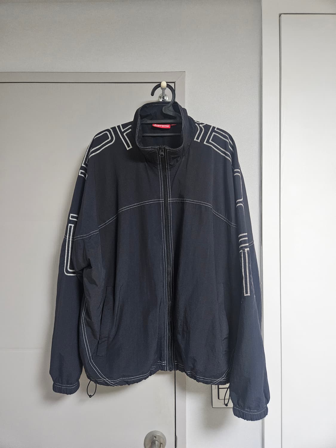 슈프림 스펠아웃 자수 트랙자켓25SS 블랙M 상품이미지4