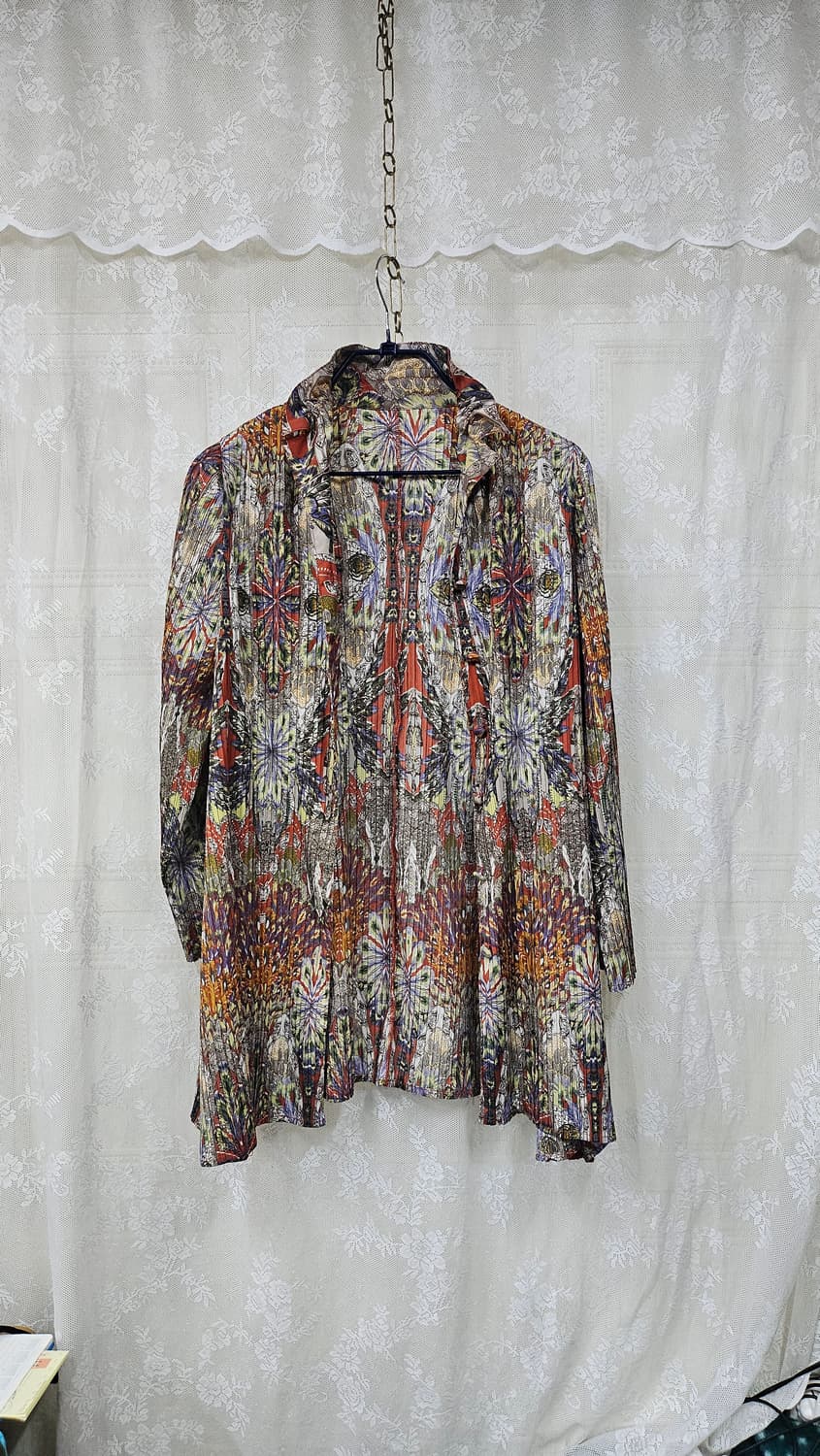 플리츠 주름 패턴 블라우스  상품이미지1