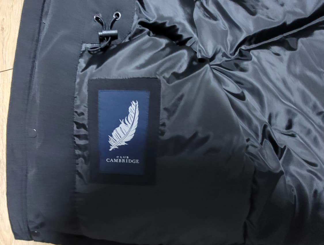 클럽 캠브리지 미니멀 디자인 덕다운 패딩 블랙 100-105 상품이미지3