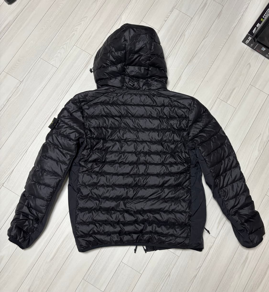 스톤 아일랜드 경량패딩 M 블랙 상품이미지2