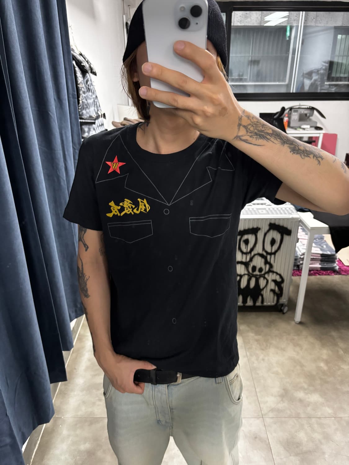 “WHO” Graphic T-Shirt 상품이미지3