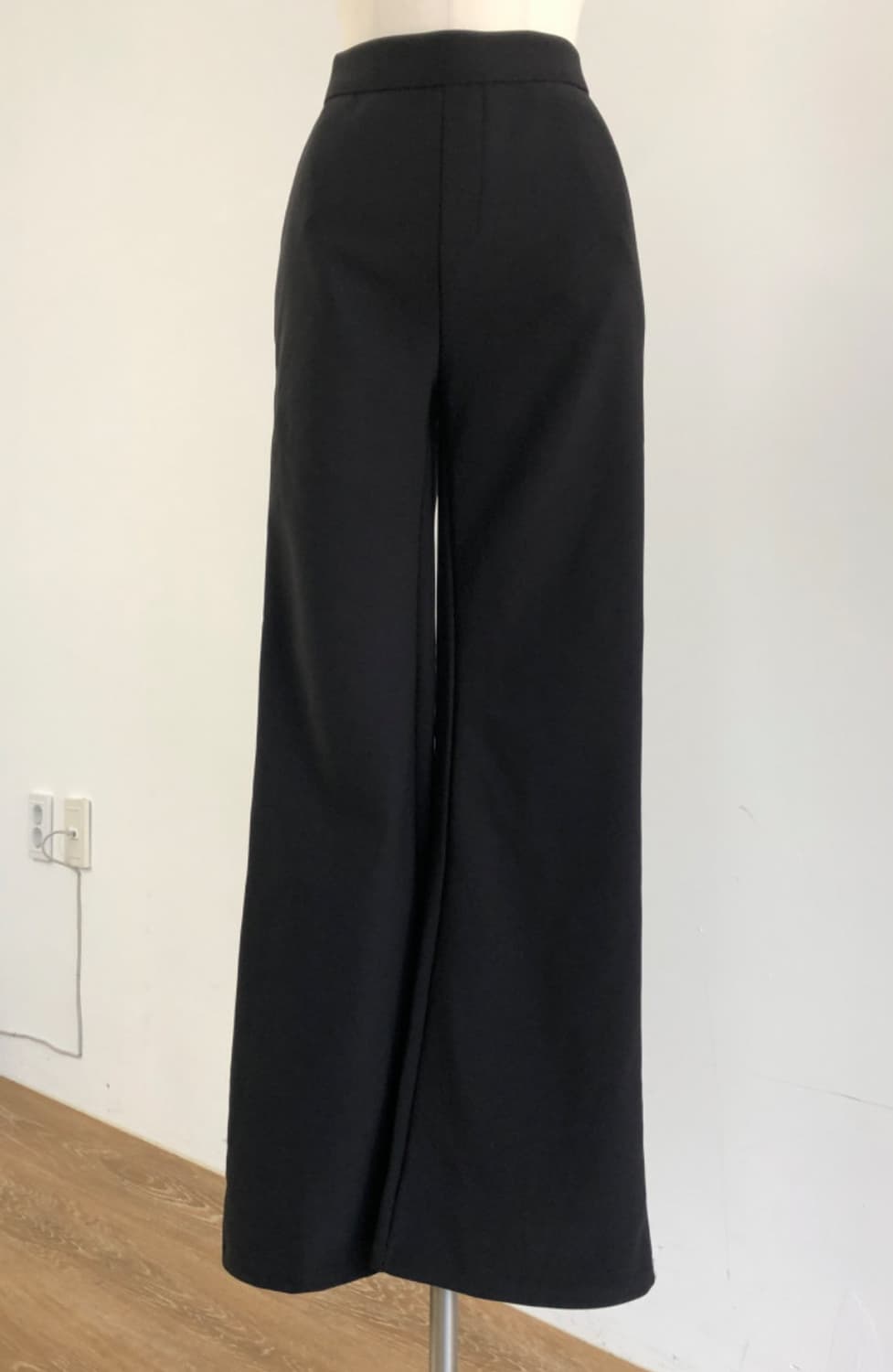 이사야클로딩 부츠컷 밴딩 슬렉스 상품이미지1