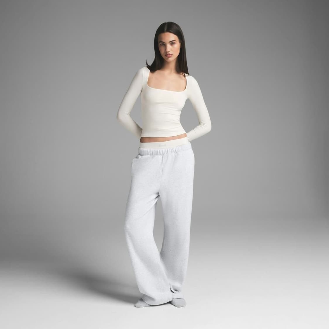 Skims SCOOP NECK LONG SLEEVE TOP 상품이미지4